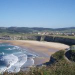 "Las playas de Cantabria están cerradas por los juicios al hermano y mujer de Sánchez", según el PP