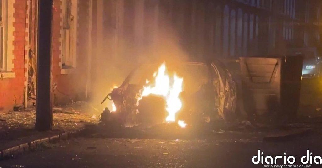 Las protestas antiinmigración incendian las calles de Belfast