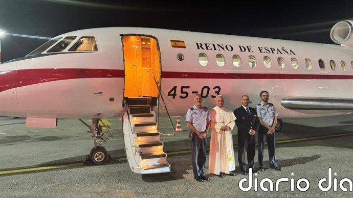 León XIV, a la tripulación del Falcon que lo trasladó a Roma: "Muchas gracias por habernos salvado"