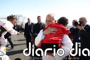 León XIV agradece al Gobierno español su "ayuda concreta" en Las Raíces: "Todos, de algún modo, somos migrantes"