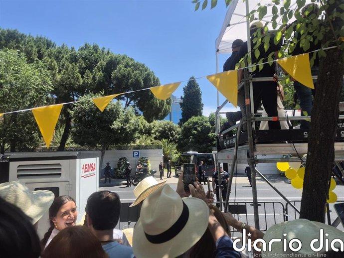 León XIV descansa en la Nunciatura: "¡Papa León, asómate al balcón!"