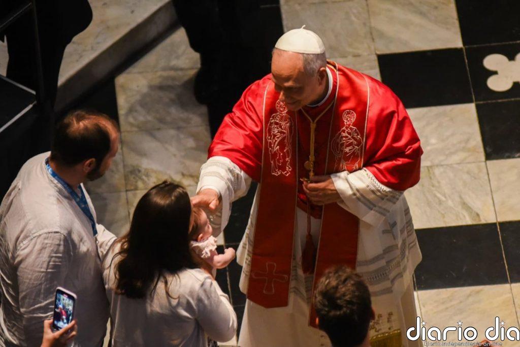 León XIV insta en Montserrat a renunciar a "palabras hirientes y calumnias" y pide que el odio ceda paso a la paz