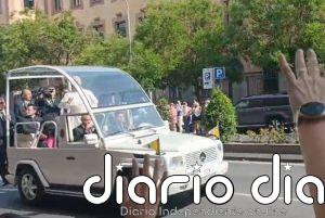 León XIV realiza su cuarto recorrido en papamóvil por Madrid: "¡Se ve, se siente, el Papa está presente!"