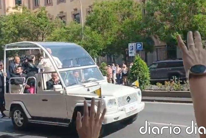 León XIV realiza su cuarto recorrido en papamóvil por Madrid: "¡Se ve, se siente, el Papa está presente!"
