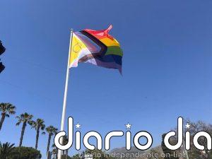Los actos centrales del Pride de Torremolinos (Málaga) dan comienzo con el despliegue de la bandera arcoíris