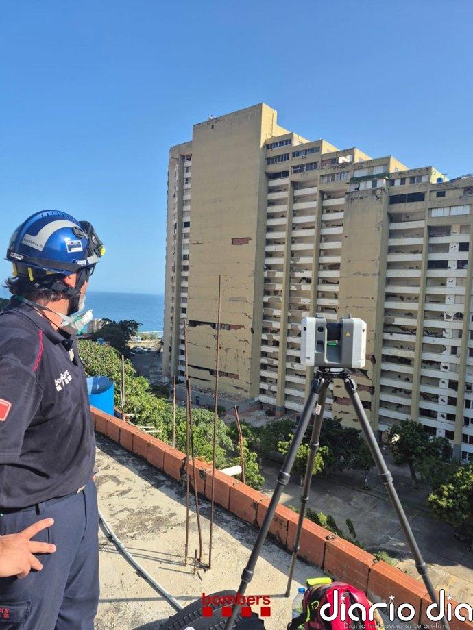 Los bomberos catalanes en venezuela realizan tareas de evaluación estructural de edificios