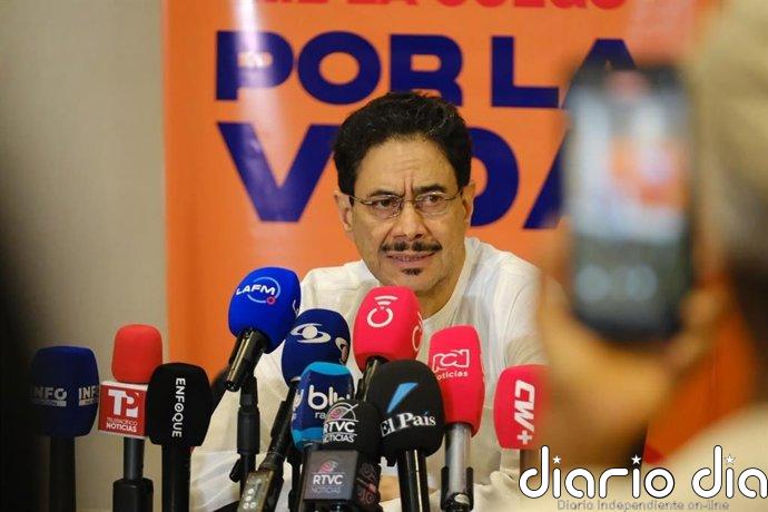Los candidatos votan en la segunda vuelta de las presidenciales colombianas