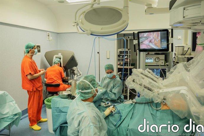 Los jefes de servicio de Son Espases niegan retrasos deliberados en las altas hospitalarias y defienden los complementos