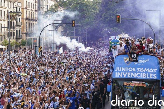 Los malagueños se vuelcan con su Málaga CF de Primera: "Los sueños se cumplen"