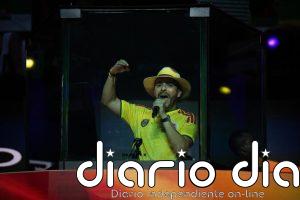 Los primeros resultados oficiales sitúan a De la Espriella por delante de Cepeda en Colombia
