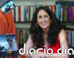 María Oruña publica novela sobre arte y critica la norma de restitución francesa: "Quién hace la Ley hace la trampa"