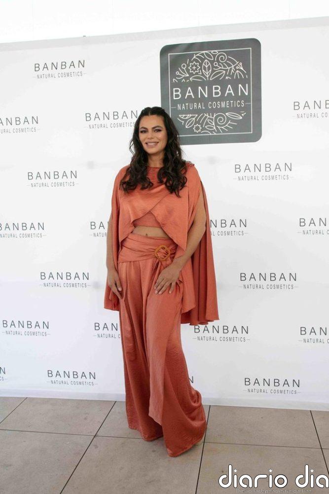 Marisa Jara luce su mejor piel con un look favorecedor: elegancia bohemia en clave terracota