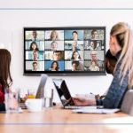 Más de la mitad de los profesionales apuesta por teletrabajar, mientras la IA mejora la productividad y ahorra tiempo