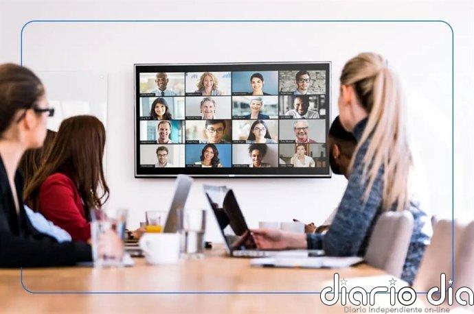 Más de la mitad de los profesionales apuesta por teletrabajar, mientras la IA mejora la productividad y ahorra tiempo