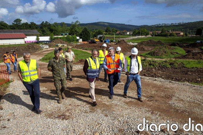 Media visita las obras del futuro espacio de insensibilización equina en el Centro Militar de Mazcuerras