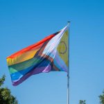 Mérida reivindica la diversidad, la inclusión y la igualdad en el izado de bandera y en el pregón del Orgullo LGTBIQ+