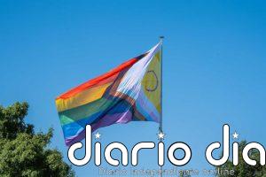 Mérida reivindica la diversidad, la inclusión y la igualdad en el izado de bandera y en el pregón del Orgullo LGTBIQ+