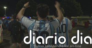 Messi vuelve loca a la afición en el primer partido de Argentina en el Mundial