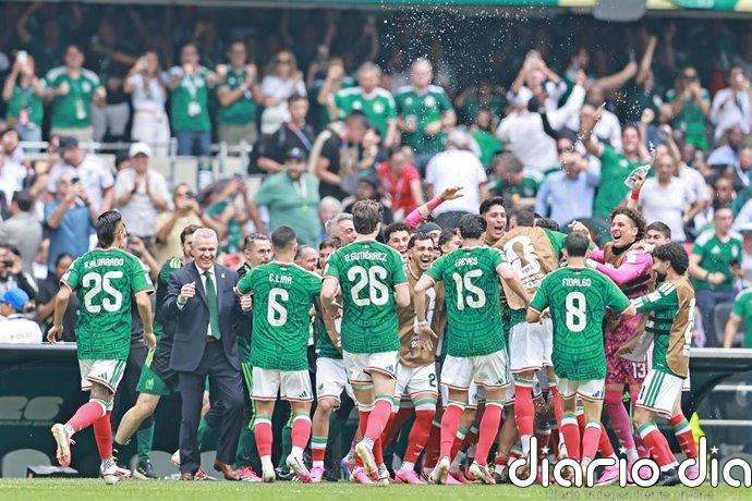 México responde al Azteca con un debut triunfal