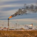 Milei celebra récords petroleros mientras los argentinos se empobrecen