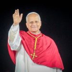 Miles de fieles llegan a la Sagrada Familia para recibir al Papa: "Es el día más bonito"