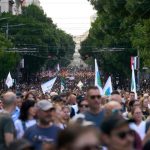 Miles de serbios vuelven a manifestarse contra el Gobierno de Vucic aun tras su anuncio de dimisión en "semanas"