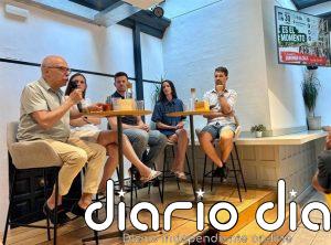Militantes críticos del PSOE presentan su "proyecto colectivo" para las primarias entre críticas a la gestora