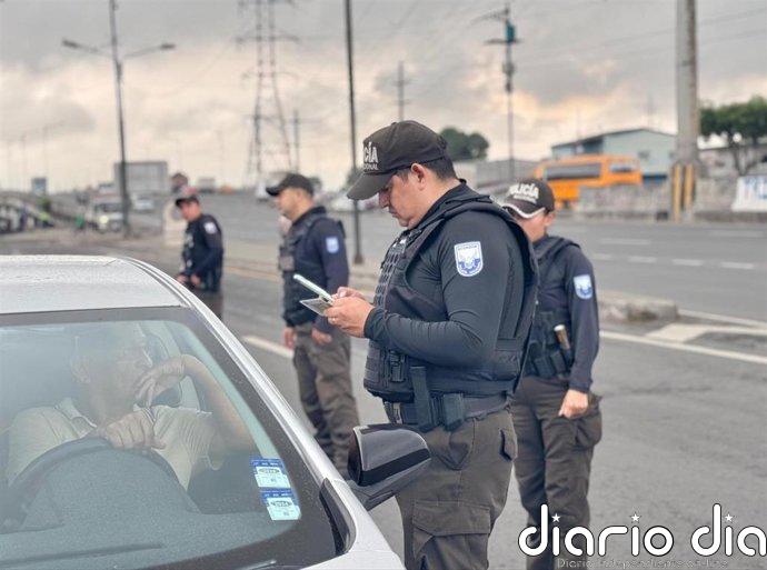 Muere un cabecilla de una banda de Ecuador en un tiroteo en Guayaquil con dos menores sospechosos detenidos
