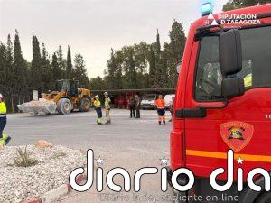 Muere un hombre en un accidente laboral en Quinto al volcar la grúa en la que trabajaba