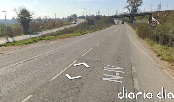 Muere una mujer y otra persona resulta herida en una colisión entre una furgoneta y un turismo en Córdoba