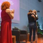 Nevenka, recibida con una ovación en su vuelta a Ponferrada 25 años después