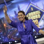 Niña Pastori tiene el 'dos piezas' más vibrante y elegante de la temporada: así iluminó el plató de 'El Hormiguero'
