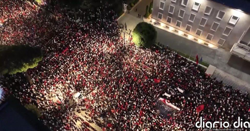 Nueva protesta multitudinaria en Albania contra el resort de lujo del yerno de Trump