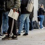 ONG defienden la legalidad de la regularización frente a las dudas del Supremo y aseguran que "no colisiona" con Europa