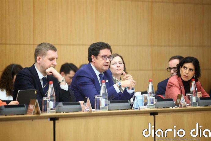 Óscar López destaca la "reindustrialización verde y tecnológica" como ejes de crecimiento en España