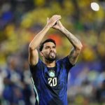 Paquetá: "Haremos todo lo posible para ayudar a Raphinha durante su recuperación"