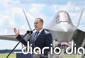 Polonia retira una importante distinción a Zelenski tras una disputa en torno a una milicia de la IIGM