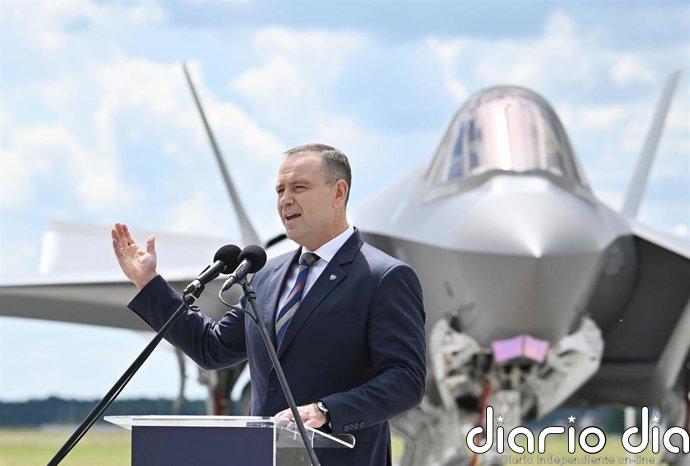 Polonia retira una importante distinción a Zelenski tras una disputa en torno a una milicia de la IIGM