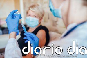 Ponerse a la vez la vacuna de la COVID‑19 y la de la gripe es seguro