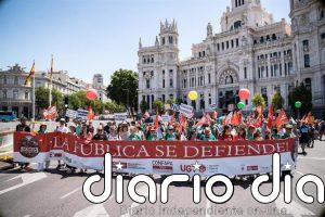 Profesores y familias recorren de nuevo Madrid este domingo ante la "insostenible" situación de la educación pública