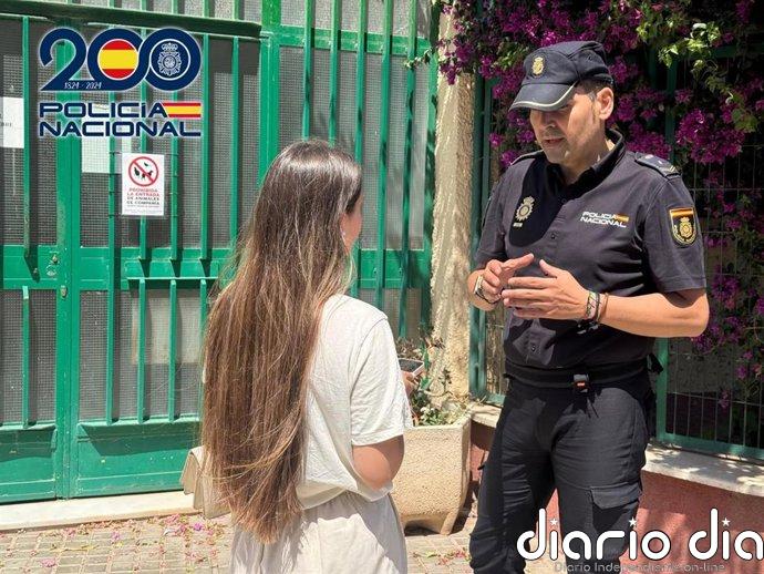 Recomendaciones de la Policía ante el aumento de pantallas en menores en vacaciones: Normas claras o limitar su uso