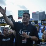 Reino Unido prohíbe la entrada a dos activistas de izquierdas acusados presuntamente de antisemitismo