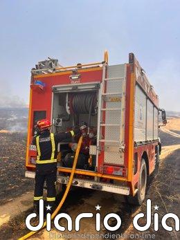 Rescatada una familia en una vivienda durante el incendio del paraje de Almodóvar del Río
