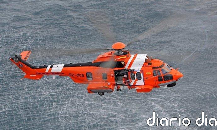 Rescatado un bañista en la playa del Playazo de Rodalquilar de Níjar (Almería) tras lanzarse al agua
