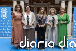 Rocío Muñoz y Patricia Mauri reciben los XXIV Premios Marismas 'Mujeres por la Igualdad' del Ayuntamiento de Huelva
