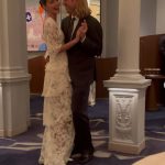 Salen a la luz más detalles de la boda de Rocío Crusset: su baile con Carlos Herrera, y el lookazo de Mariló Montero