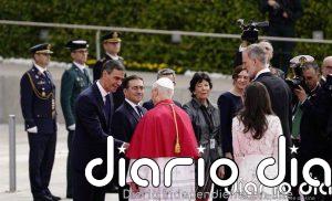 Sánchez espera que la visita del Papa sirva para "seguir tendiendo puentes de diálogo, entendimiento y esperanza"