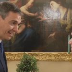 Sánchez regala al papa un bonsái de olivo como símbolo de la paz