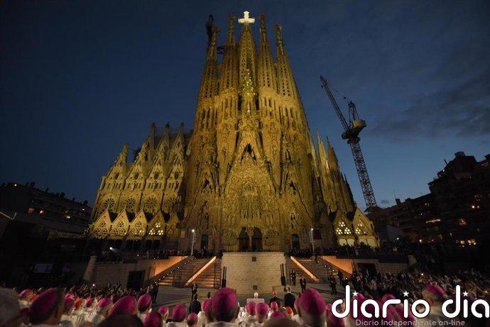 Sánchez ve la Sagrada Familia como el reflejo "de lo que podemos lograr como sociedad" con "paz y cohesión"
