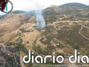 Sucesos.-Declarado un incendio en el paraje Complejo Minero Los Guindos de La Carolina que moviliza un helicóptero